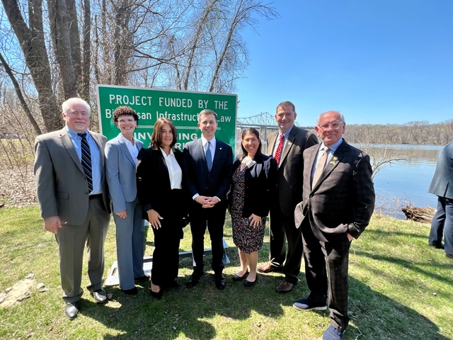 ACEC on-Hand for Sec. Buttigieg Visit to Albany