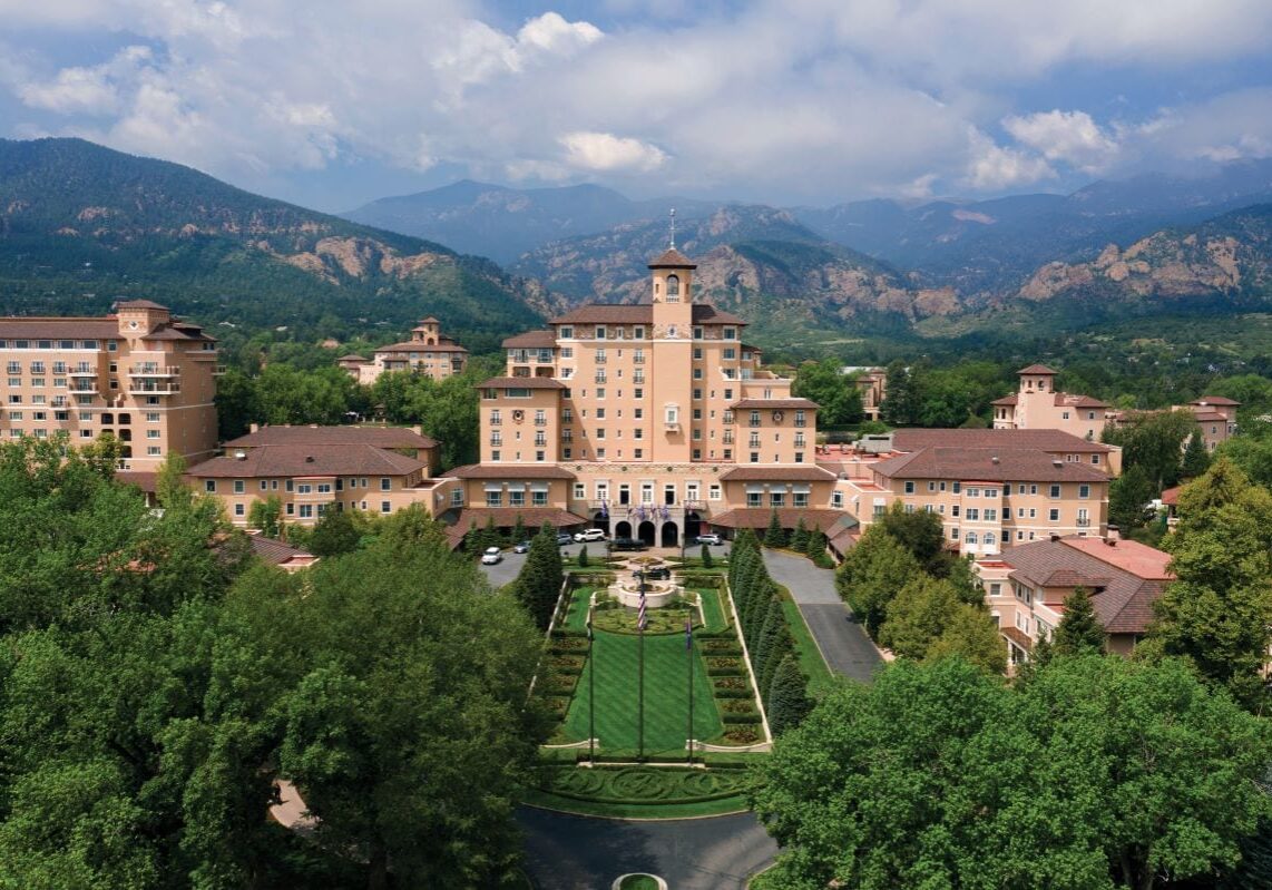 Broadmoor-Hotel-Aerial-Front