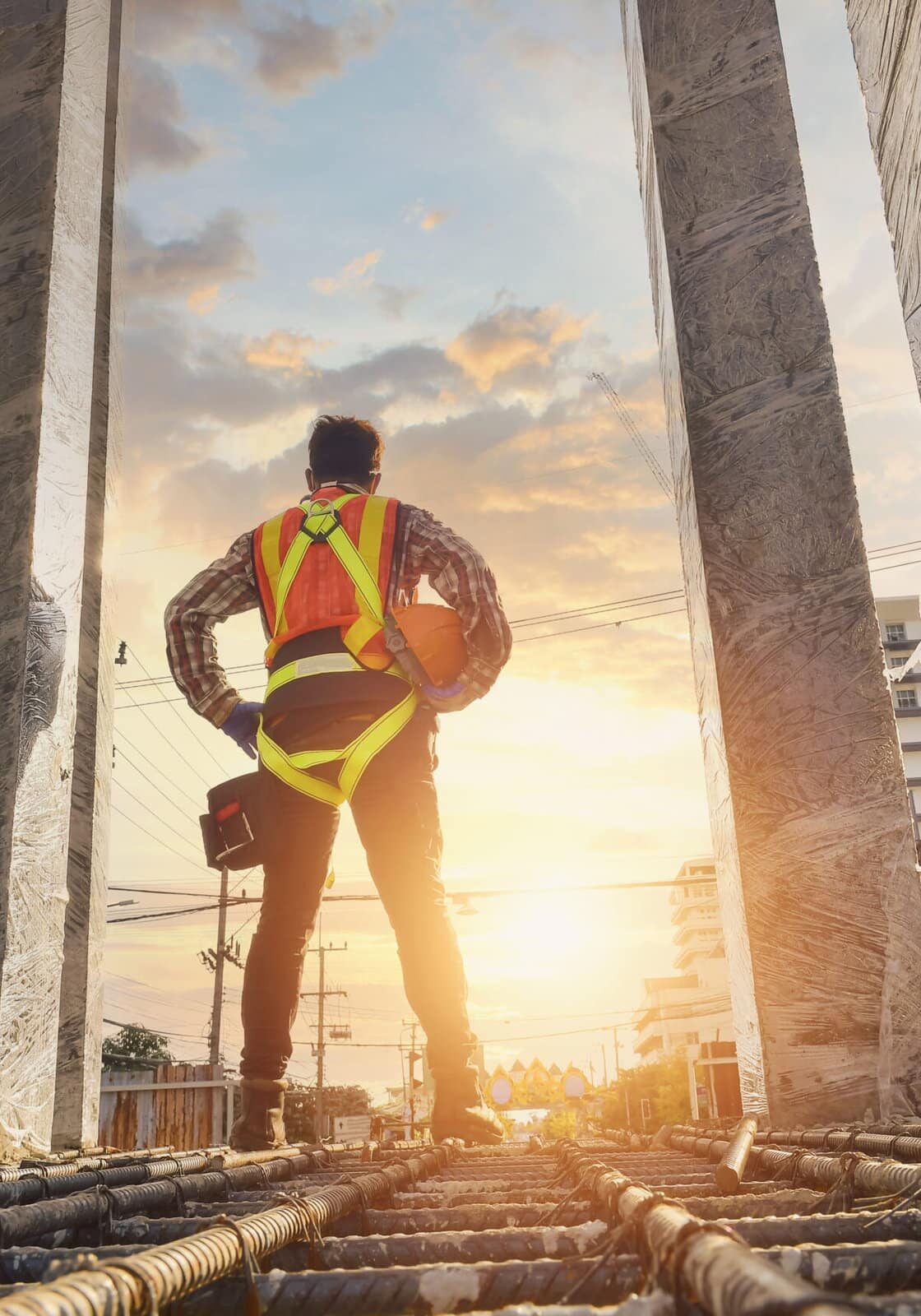 Construction,Worker,Wearing,Safety,Work,At,High,Uniform,On,Scaffolding Construction,Worker,Wearing,Safety,Work,At,High,Uniform,On,Scaffolding